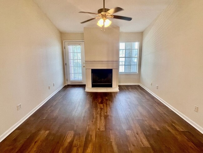 Building Photo - 828 Amelia Lakes