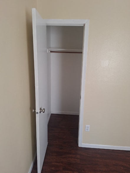 Building Photo - 1421B Superior