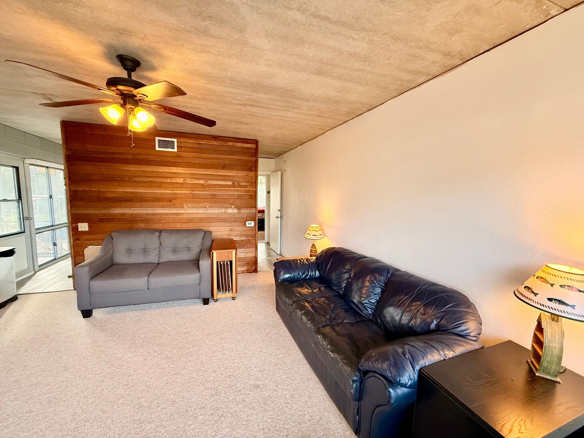 Building Photo - 160 N Lakeview Dr