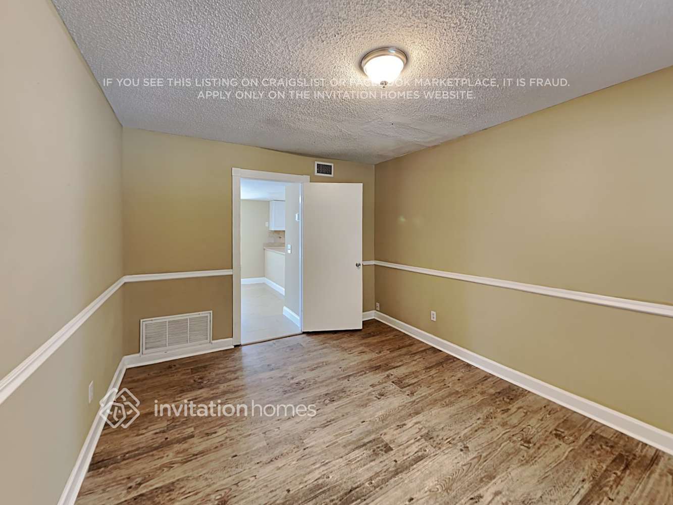 Building Photo - 15908 Bridgewater Ln