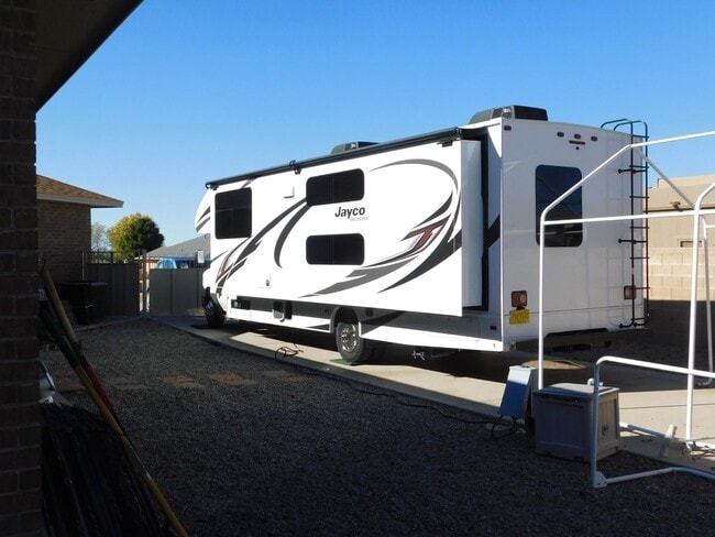 Building Photo - Check out this beautiful home located in o...