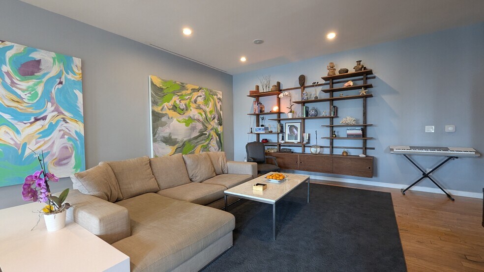 Family Room - 7121 Hillside Ave