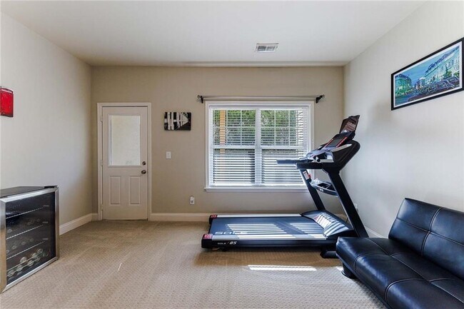 Building Photo - 2022 Cobblestone Cir NE
