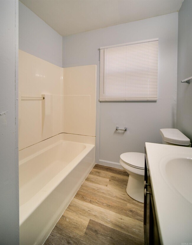 Building Photo - 6508 Pecan Ave