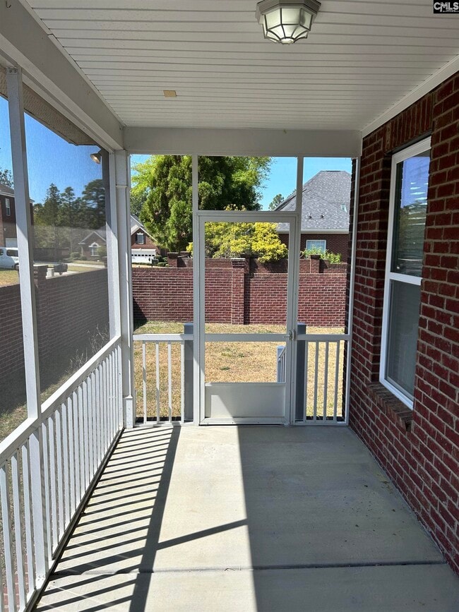 Building Photo - 905 Layton Way