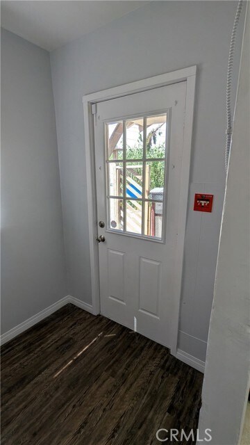 Building Photo - 8801 Valley View St