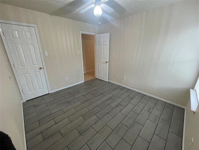 Building Photo - 4815 Vintage Grove Ct