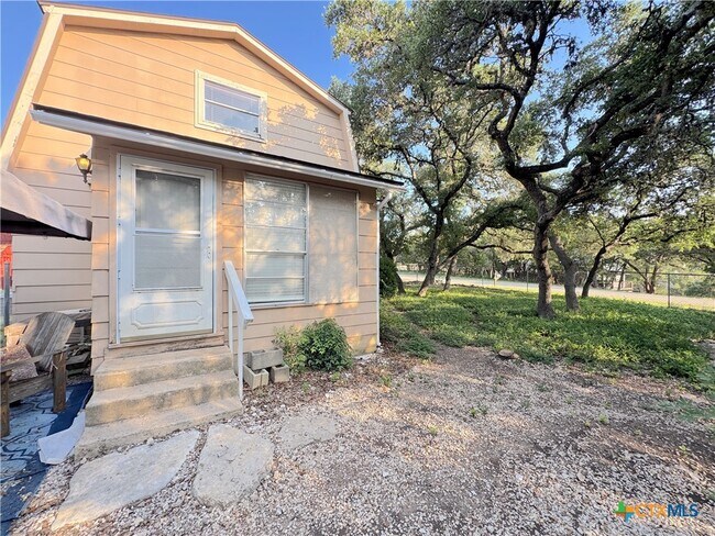 Building Photo - 850 Riviera Dr