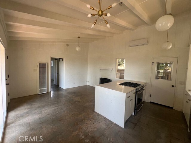 Building Photo - 6331 Longview Ave