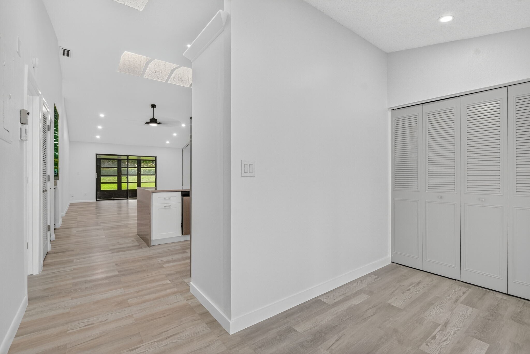 Building Photo - 22576 Vistawood Way