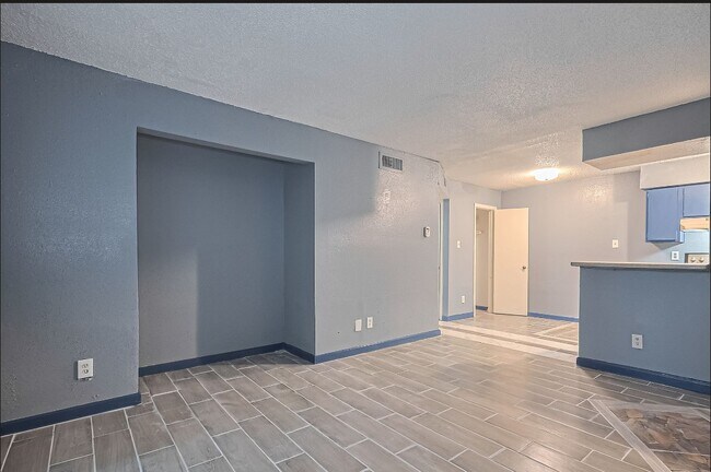Building Photo - 12615 Brookglade Cir
