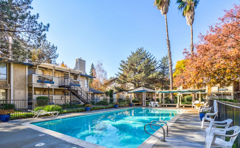 Building Photo - Ridgewood Apartments