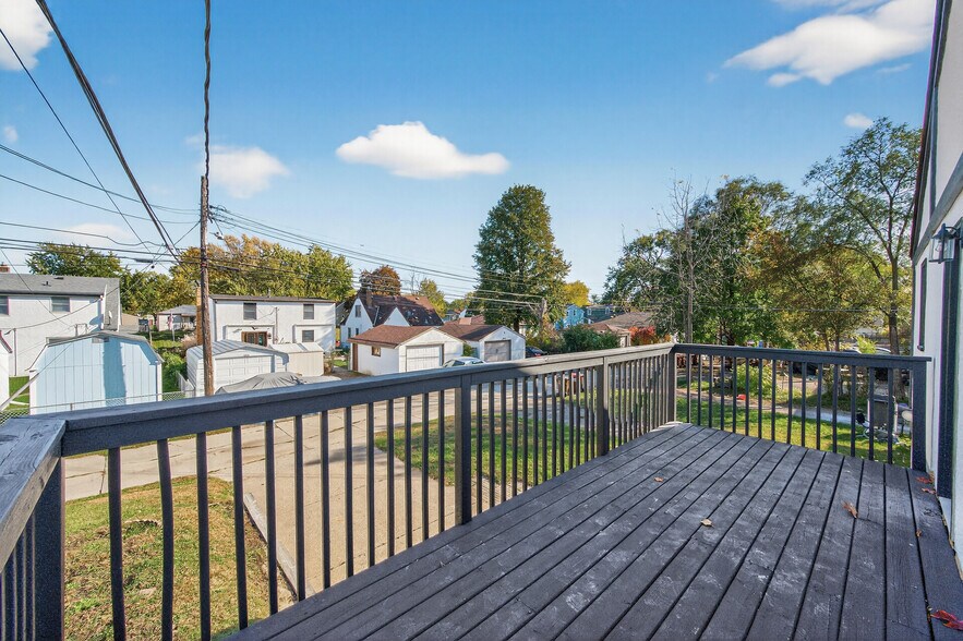 Building Photo - 1205 8th Ave S