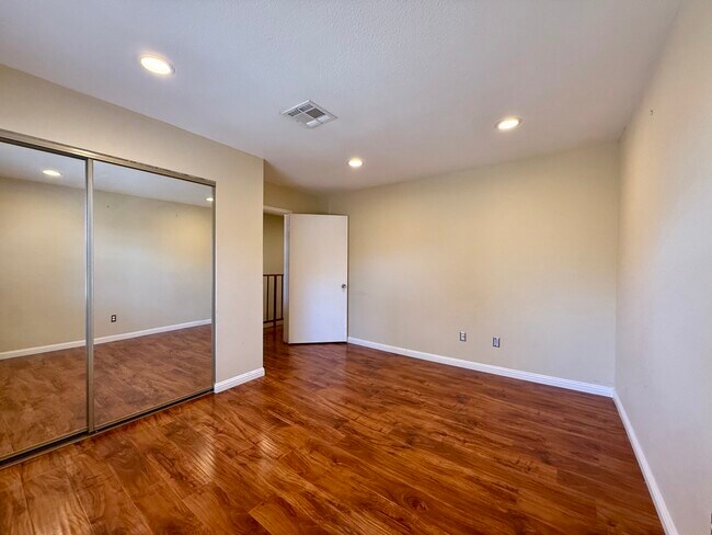 Building Photo - 5923 Laredo St