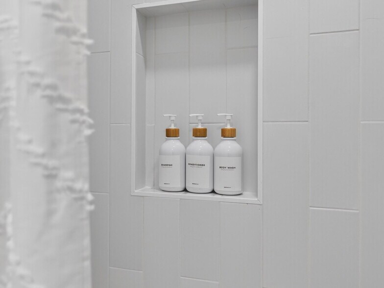 Building Photo - 359 Broadway