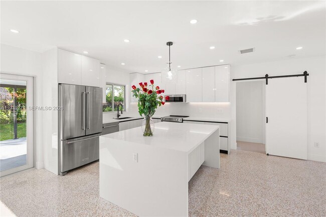 Building Photo - 6030 SW 109th Ct