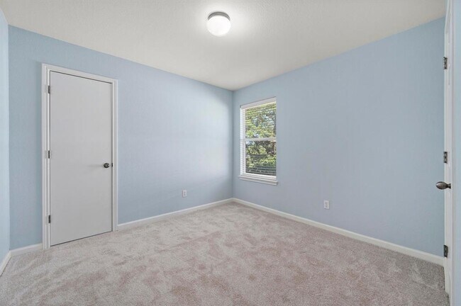 Building Photo - 1421 Gorham St