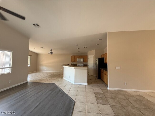 Building Photo - 6607 N Ruddock Dr
