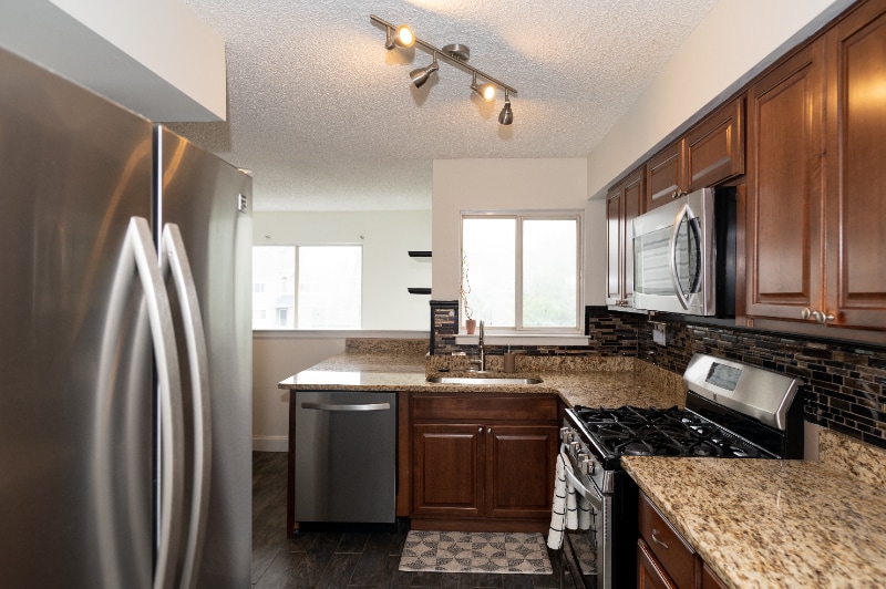 Building Photo - 526 Chanticleer