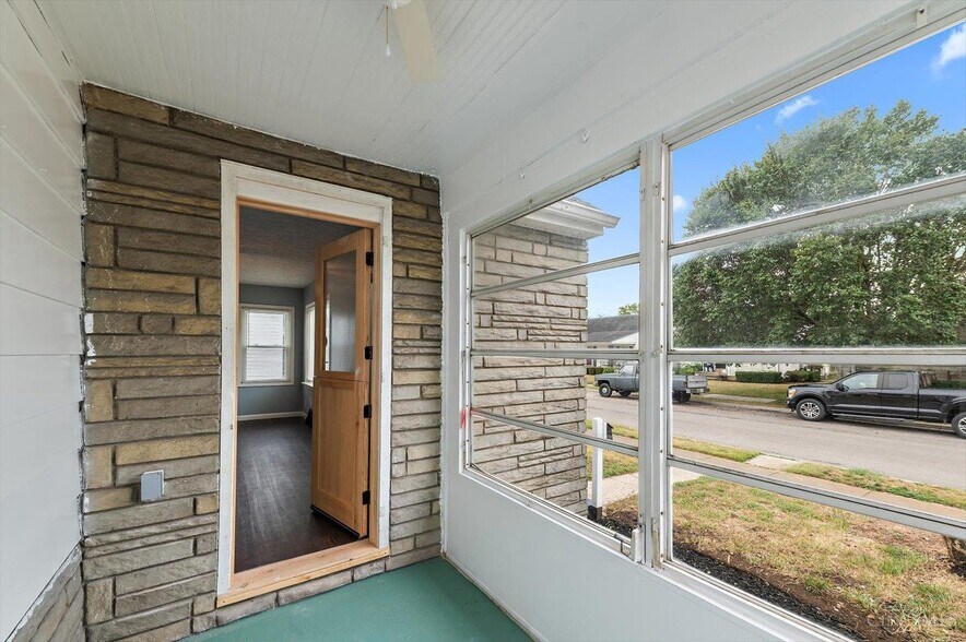 Building Photo - 740 Allen Ave