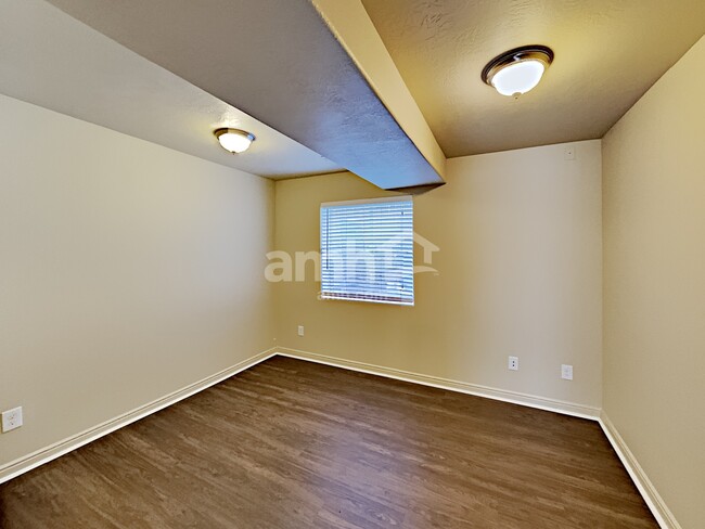 Building Photo - 3224 E Golden Eagle Rd