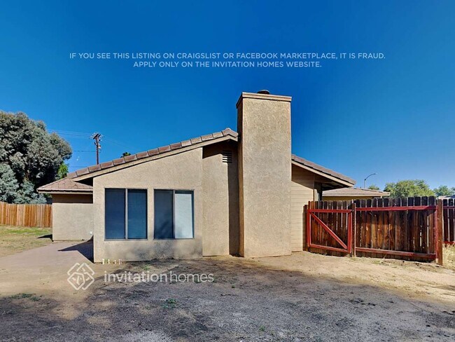 Building Photo - 15111 Wavecrest Dr