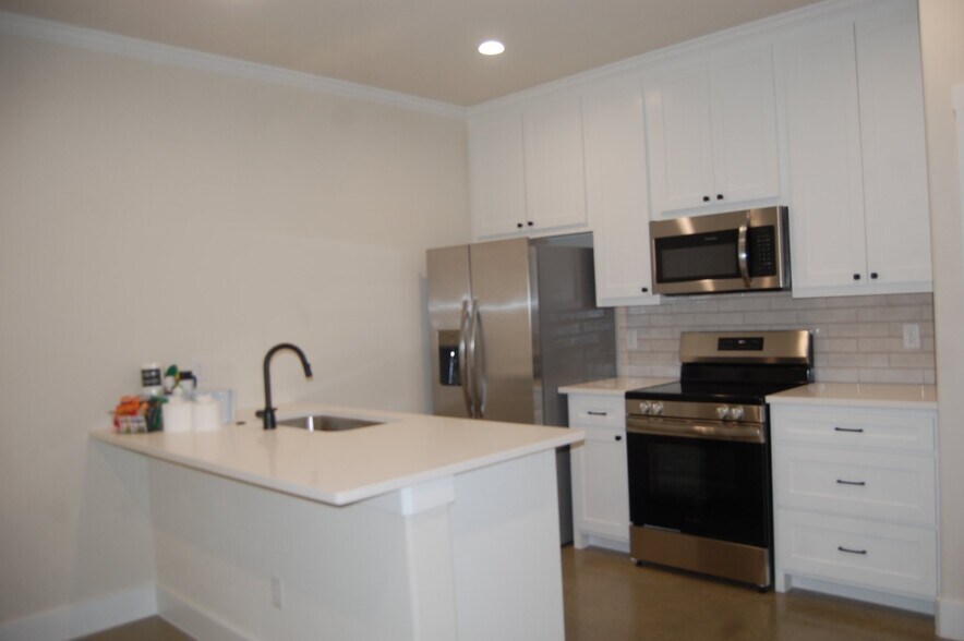Building Photo - 261 Co Rd 2521