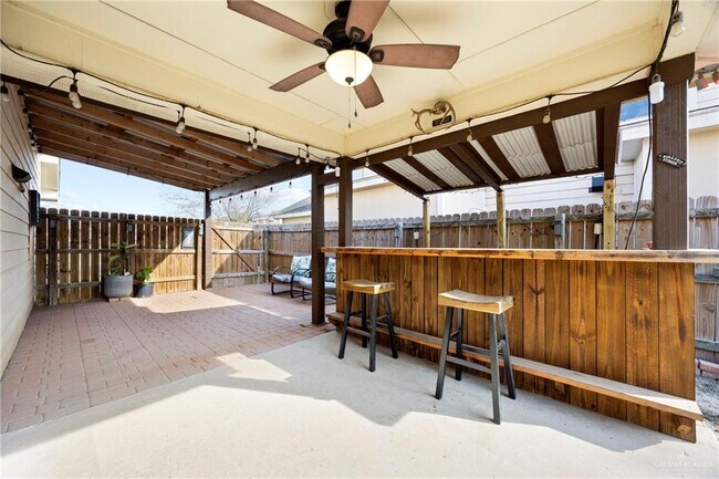 Building Photo - 25 Alvarado St