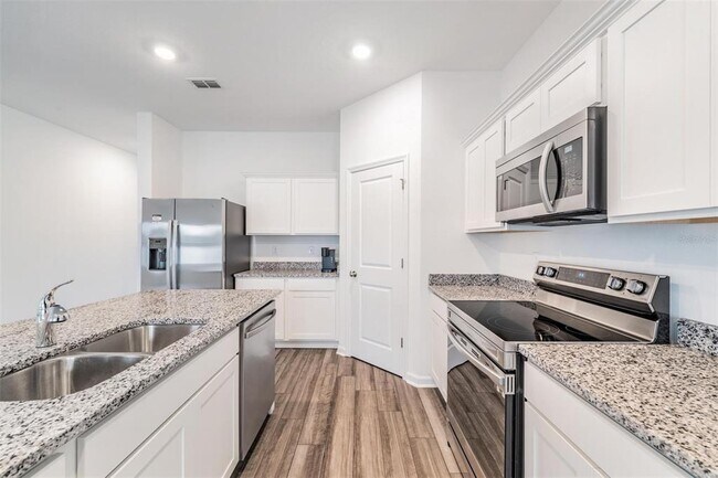 Building Photo - 35412 Eastbrook Ave