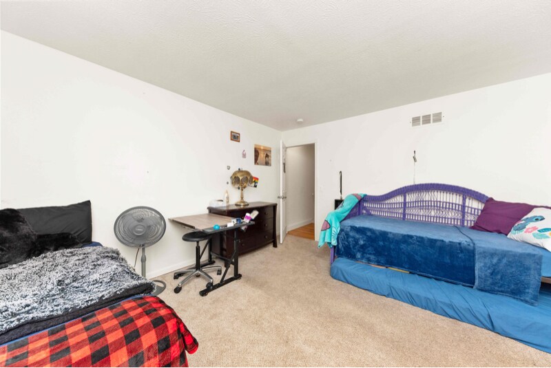 Building Photo - 1051 Crisfield Dr