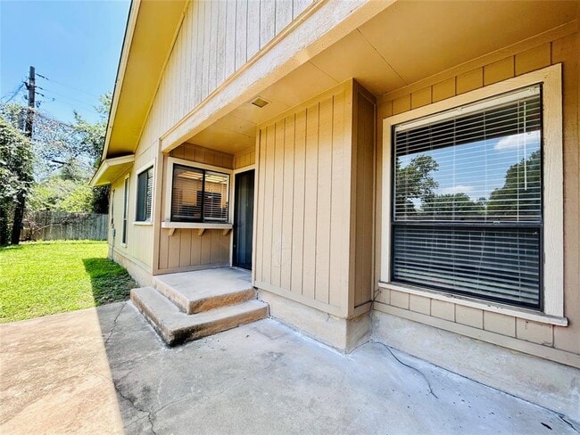 Building Photo - 8325 Fathom Cir