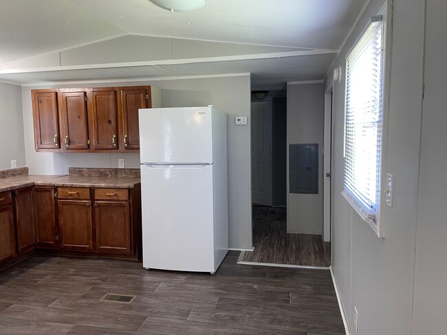 Building Photo - 3 Bed, 2 Bath Mobile Home in Sanford NC