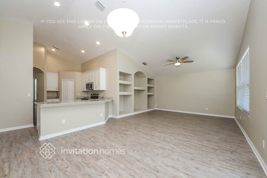 Building Photo - 745 Sedgewood Cir