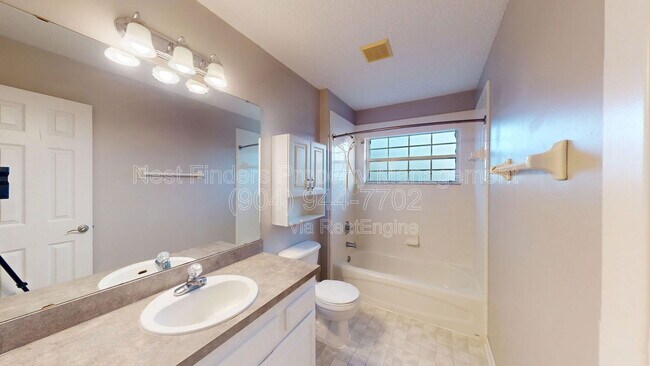 Building Photo - 281 Village Green Ave