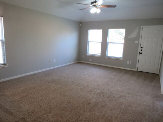 Building Photo - For Lease | 3 Bed, 2 Bath | 1,066 Sq Ft | Beer Creek Meadows|