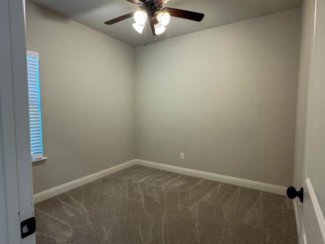 Building Photo - 7836 Cottonwood Dr