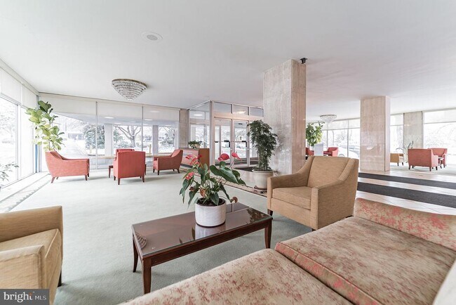 Building Photo - 10201 Grosvenor Pl