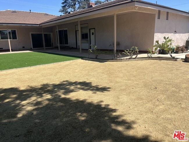 Building Photo - 13104 Magnolia Blvd