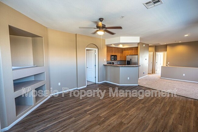 Building Photo - 705 W Queen Creek Rd