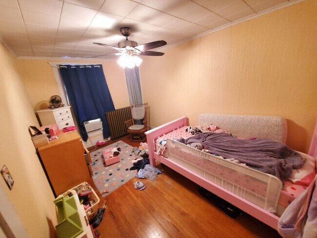 Building Photo - AVAILABLE May 2026 - Wonderful 4 Bedroom House - 2 Car Garage