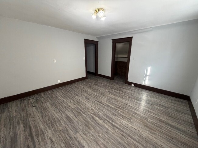 Building Photo - 4-2 Cronkhite-