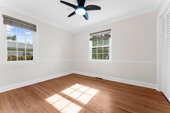 Building Photo - 774 Creekside Dr