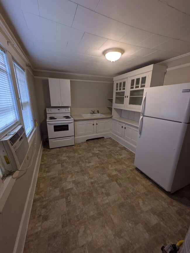 Building Photo - 2BD/1BA Second Floor Unit in Hickory