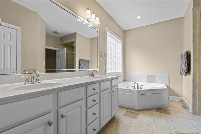 Building Photo - 85 Shining Water Ln