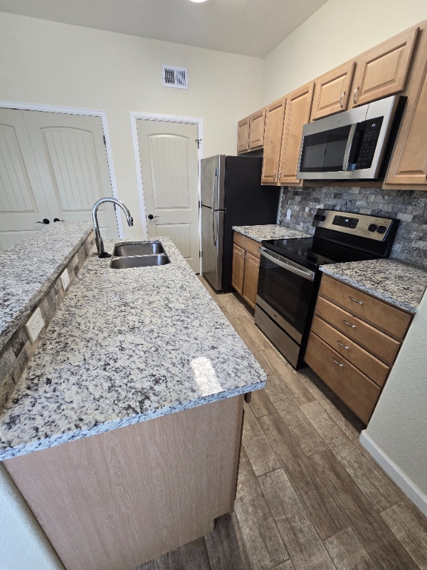 Building Photo - 430 W Pikes Peak Ave