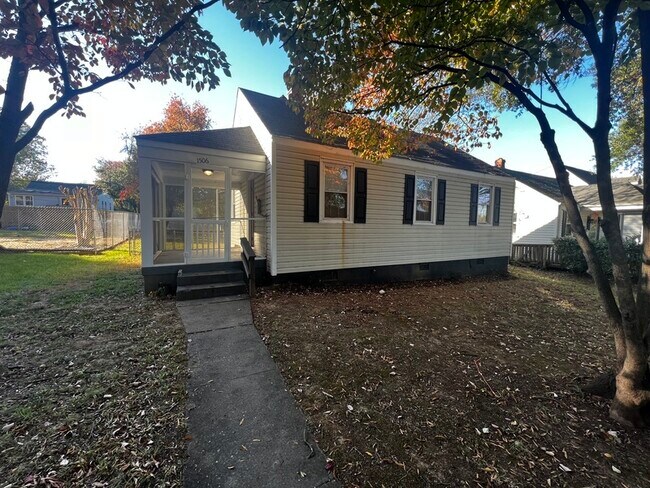 Building Photo - 1506 Carter St