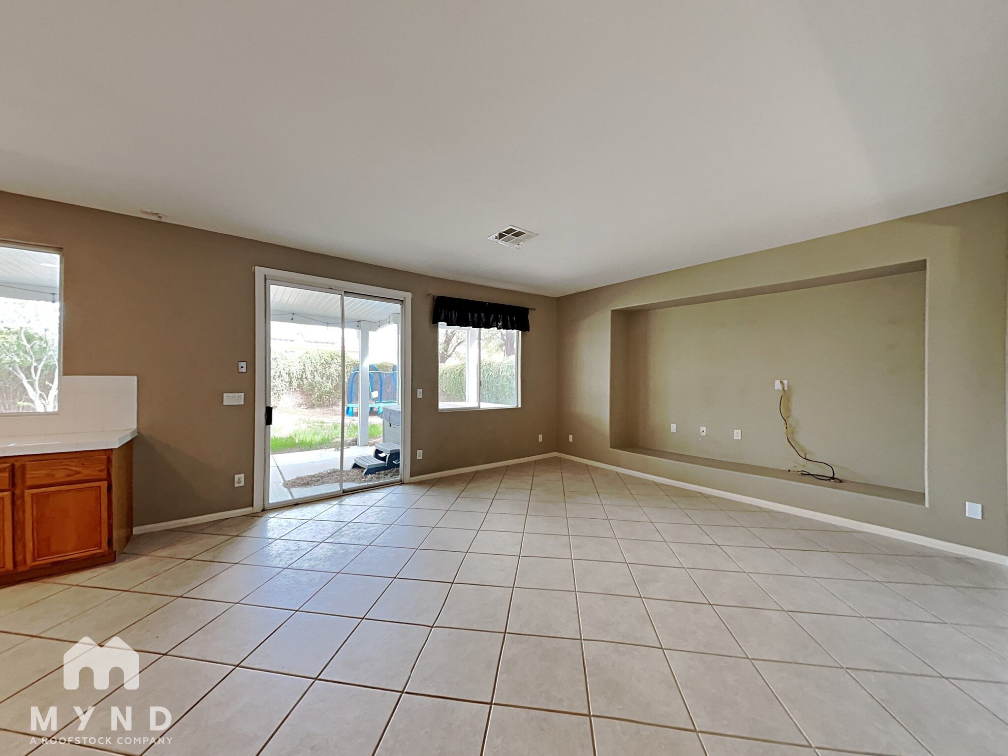 Building Photo - 2728 La Porte Ct