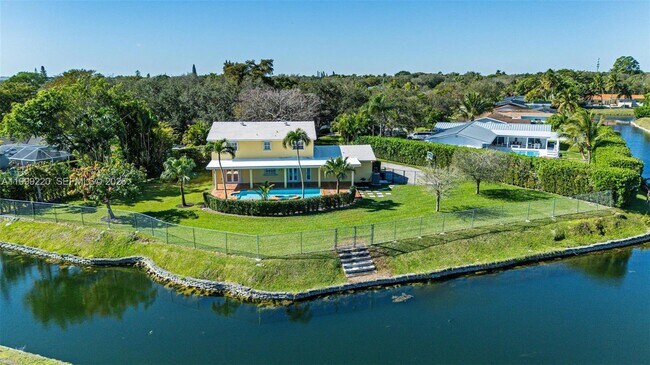 Building Photo - 11401 SW 72nd Pl