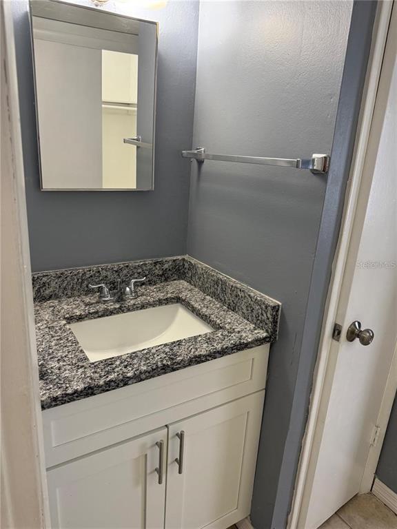 Building Photo - 7210 N Manhattan Ave