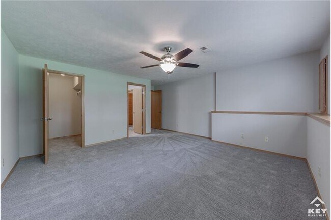 Building Photo - 565 N Bristol Ct
